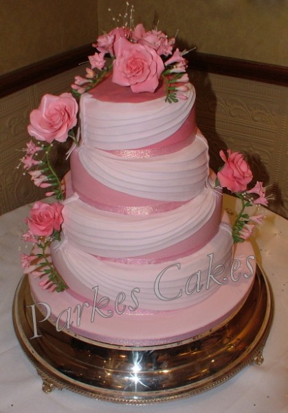 Rose Wedding Cake (419 x 600)